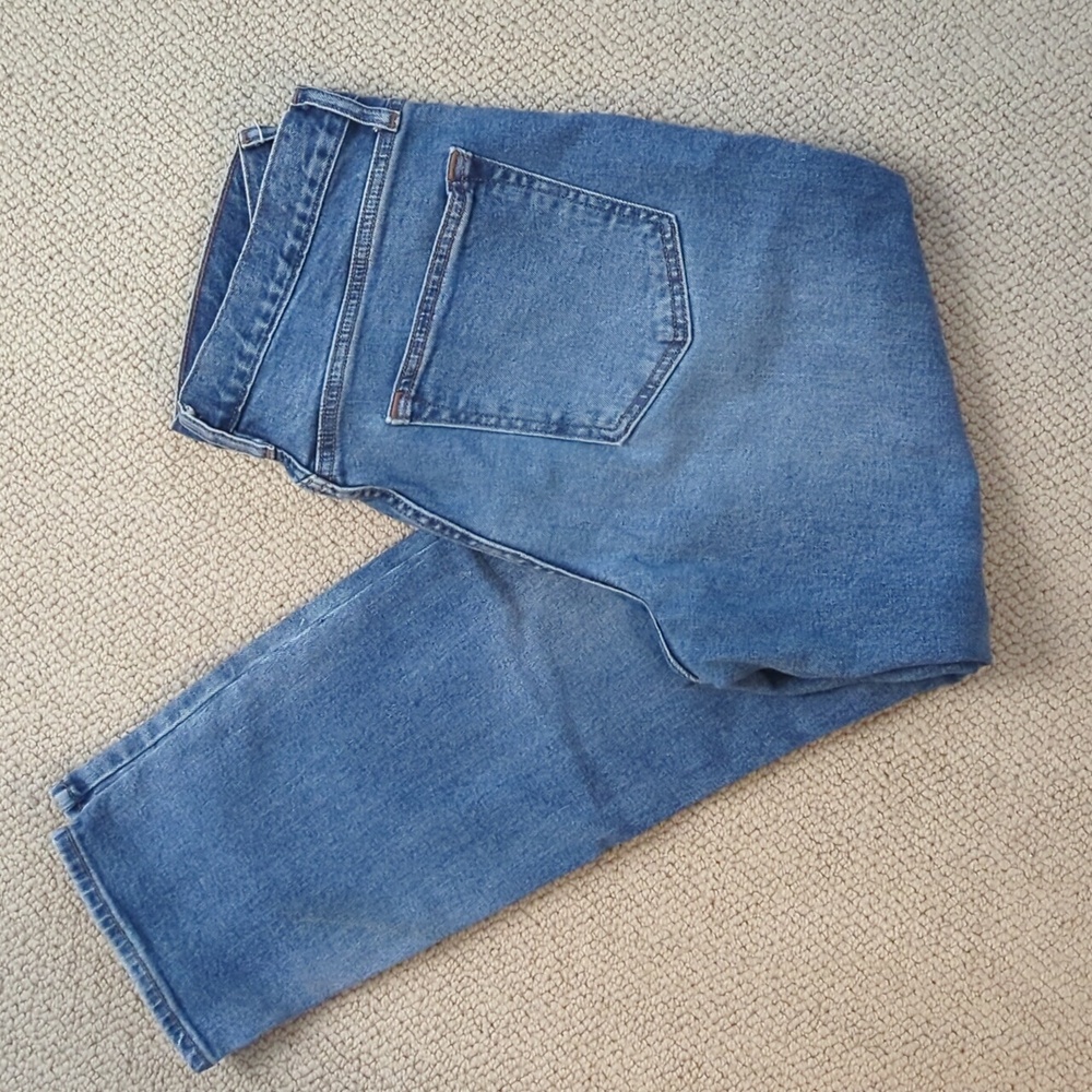 Men's Old Navy Athletic Taper jeans size 34x32 medium wash
